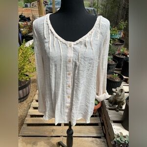 Mine Too top. Size 1xl. Cream lace.